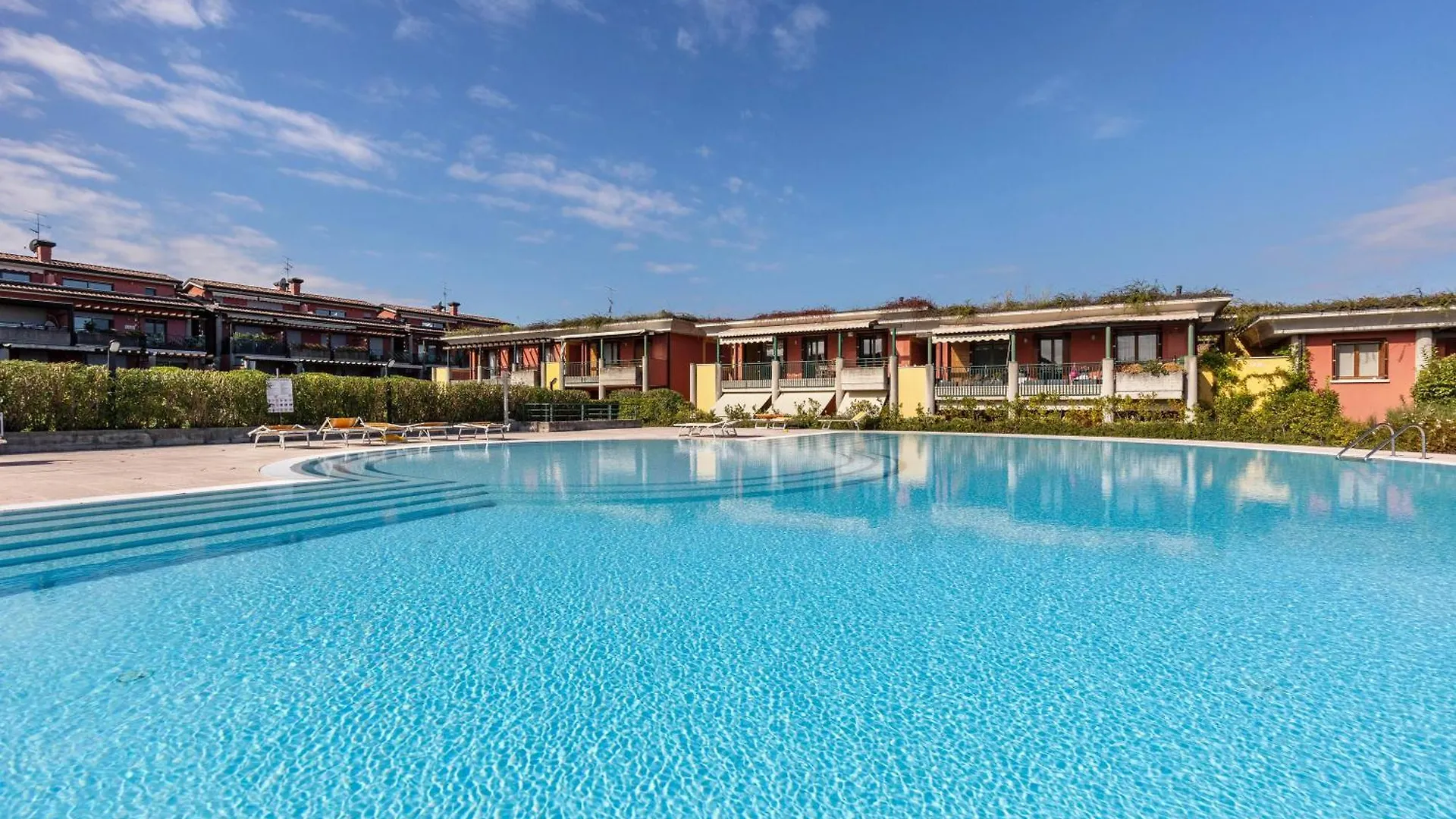 Apartment Delizioso Residence Vista Lago Desenzano del Garda